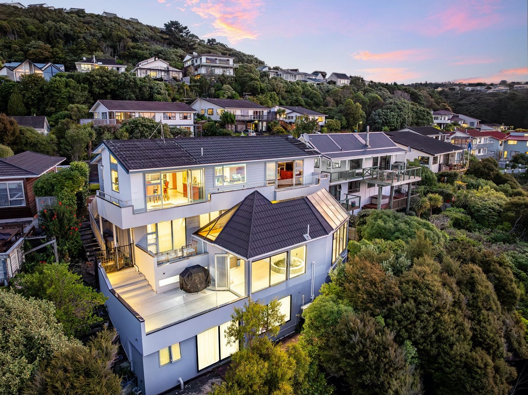 35 Bosun Terrace, Whitby, Porirua - Carousel 1