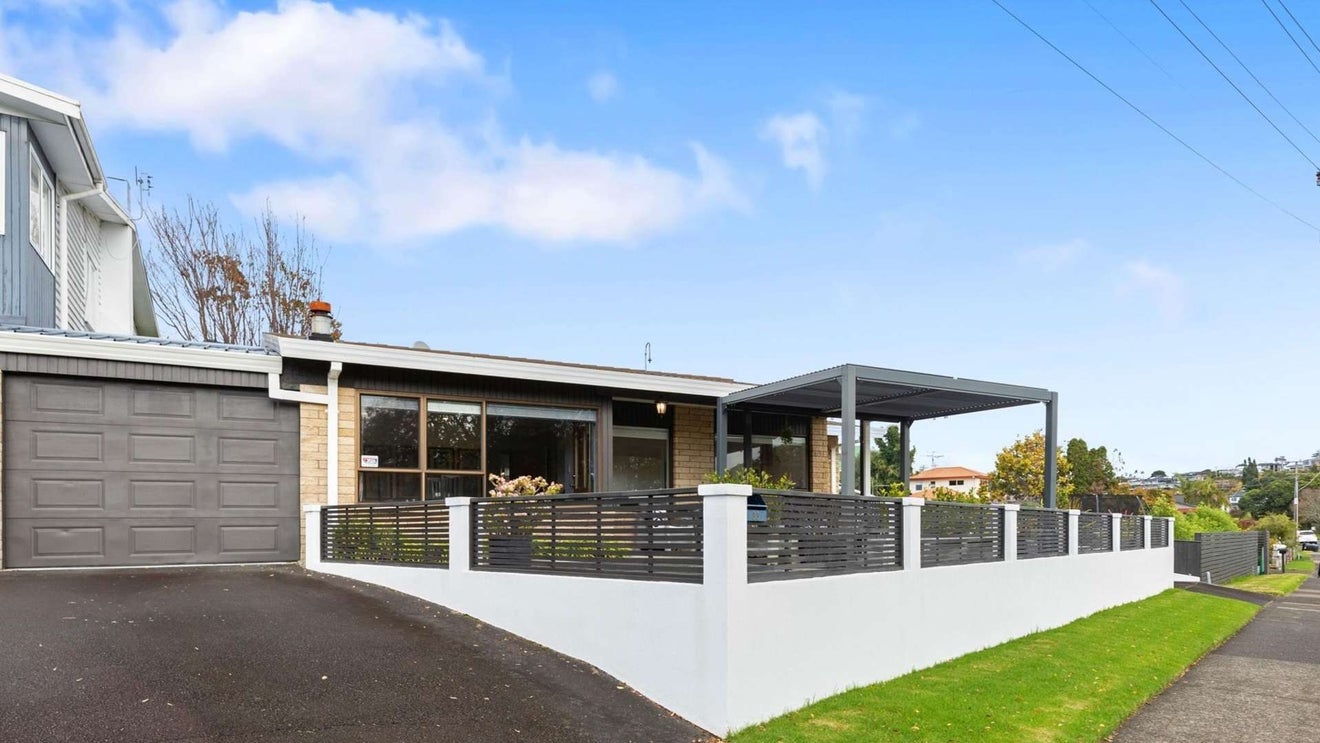 88 Grande Vue Road, Hillpark, Auckland - Carousel 1