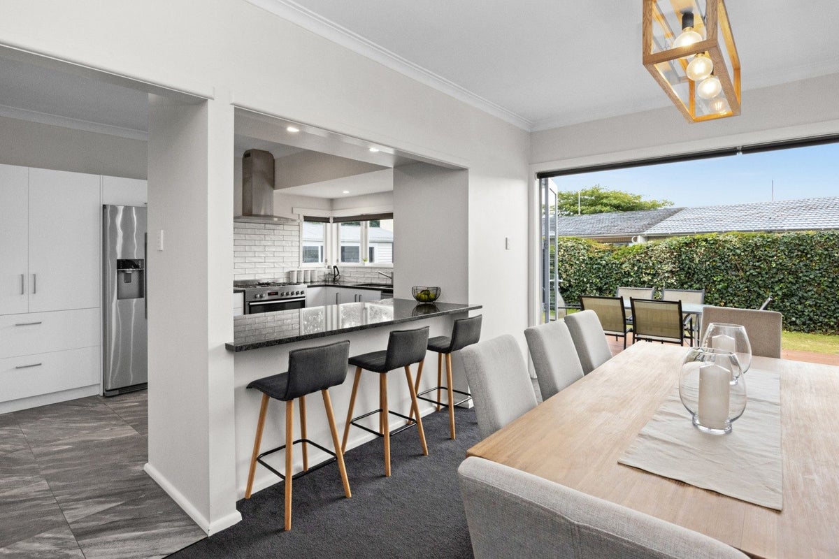 100 Frimley Avenue, Frimley, Hastings - Carousel 2