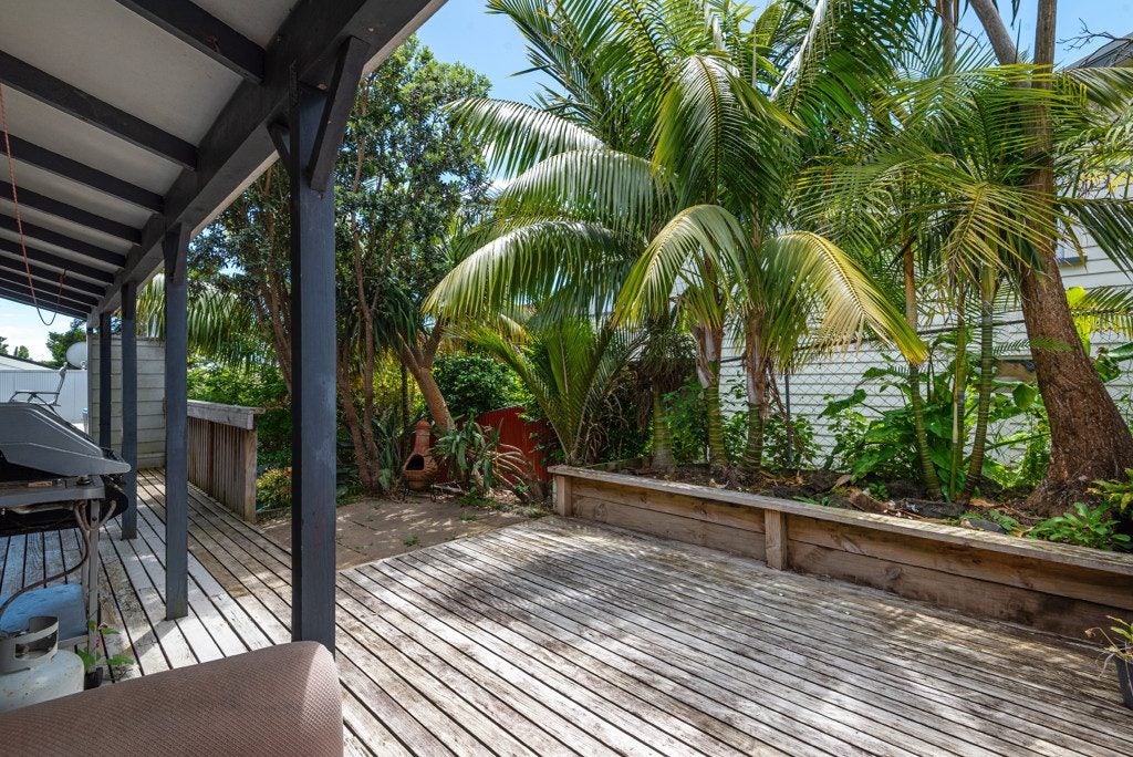 2/60 Aramoana Avenue, Devonport, Auckland - Carousel 1