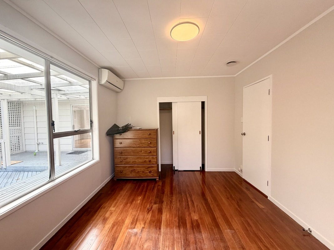 6 Salamanca Road, Sunnynook, Auckland - Carousel 9