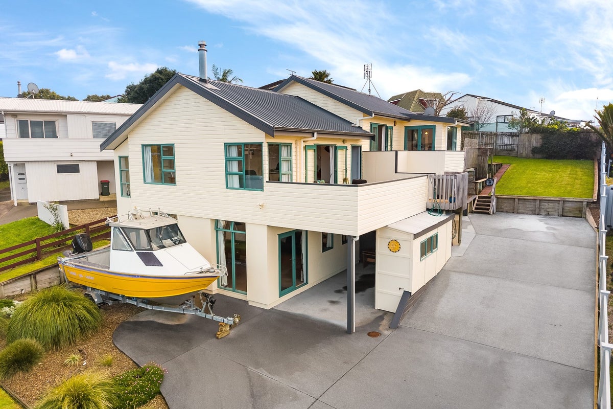 16 Tamatea Drive, Snells Beach, Snells Beach - Carousel 1