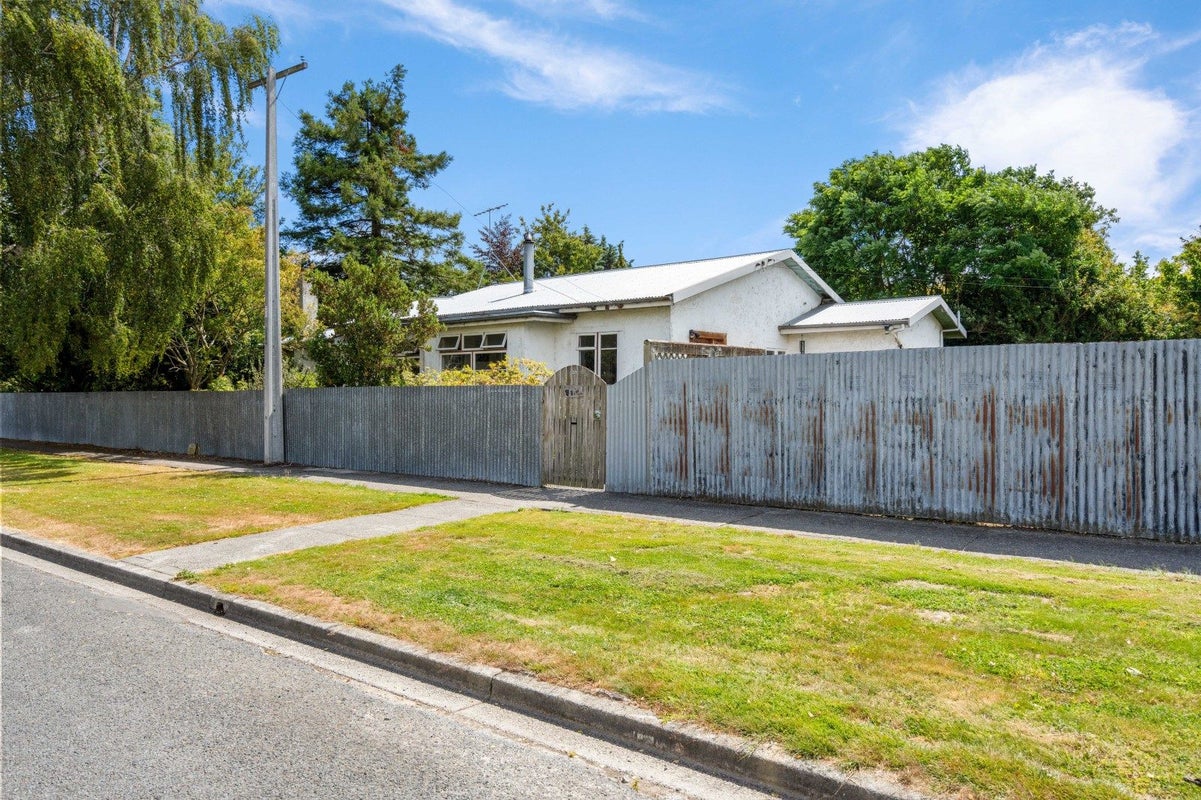 20 Burns Street, Milton - Carousel 31
