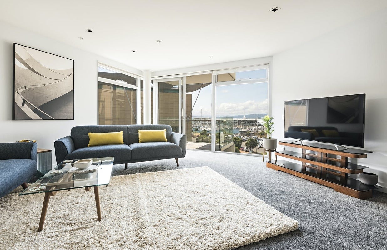 5B/82 Cable Street, Te Aro, Wellington - Carousel 1