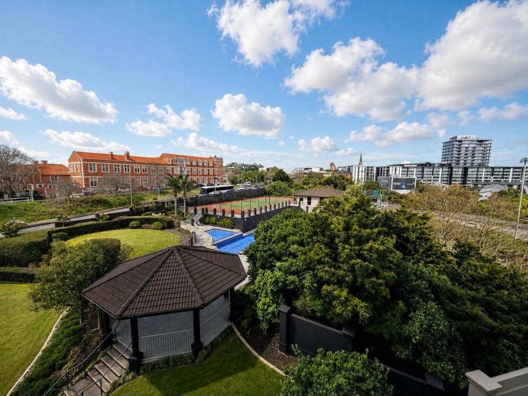 301/135 Grafton Road, Grafton, Auckland - Carousel 23