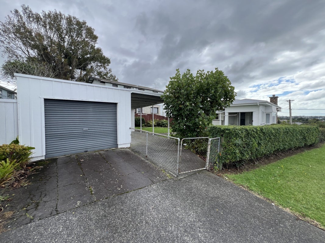 13 Lloyd Avenue, Mount Albert, Auckland - Carousel 14