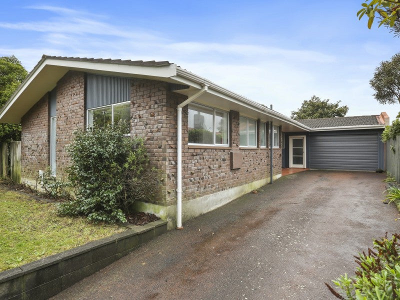 70 Manu Crescent, Upper Vogeltown, New Plymouth - Carousel 1