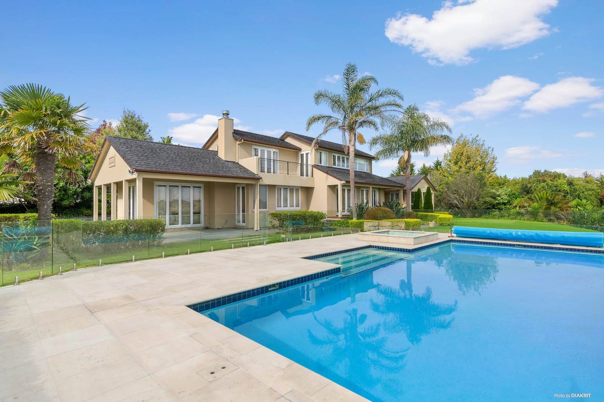 28 Potts Road, Howick - Carousel 2