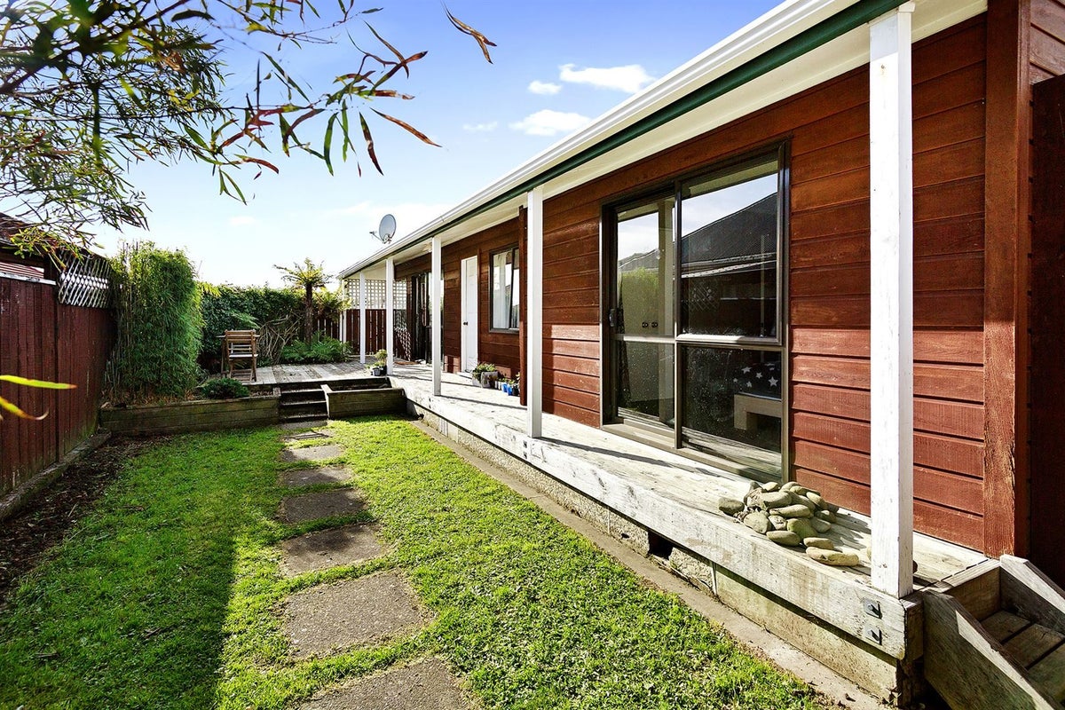 36A Beauchamp Street, Tawa, Wellington - Carousel 1