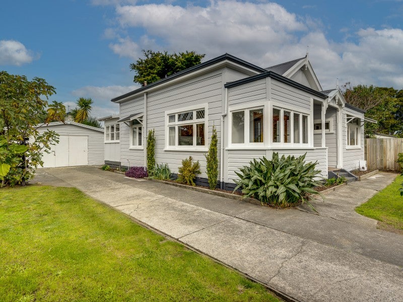 208 Lovedale Road, Saint Leonards, Hastings - Carousel 2