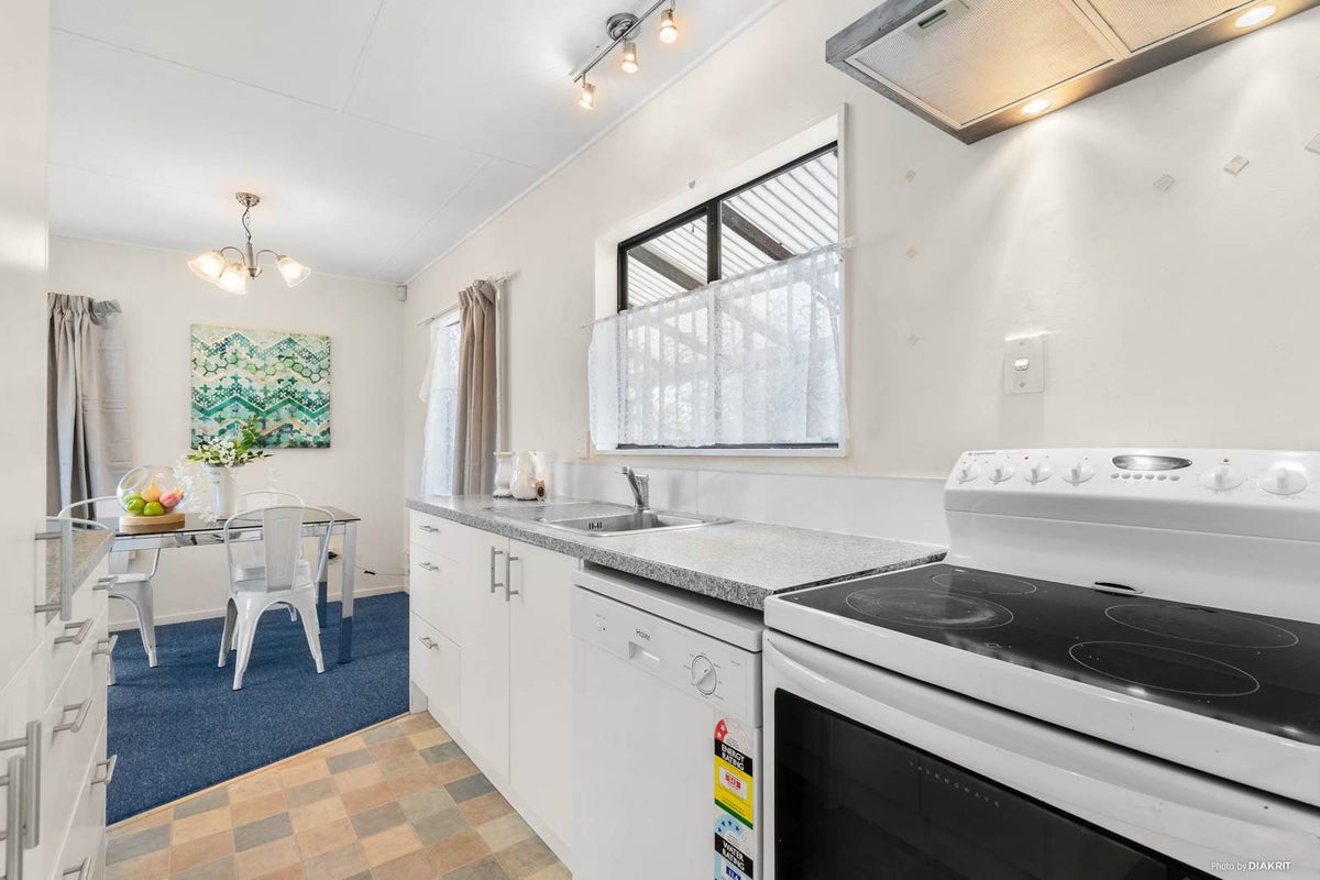 1/90 Shifnal Drive, Randwick Park, Auckland - Carousel 2