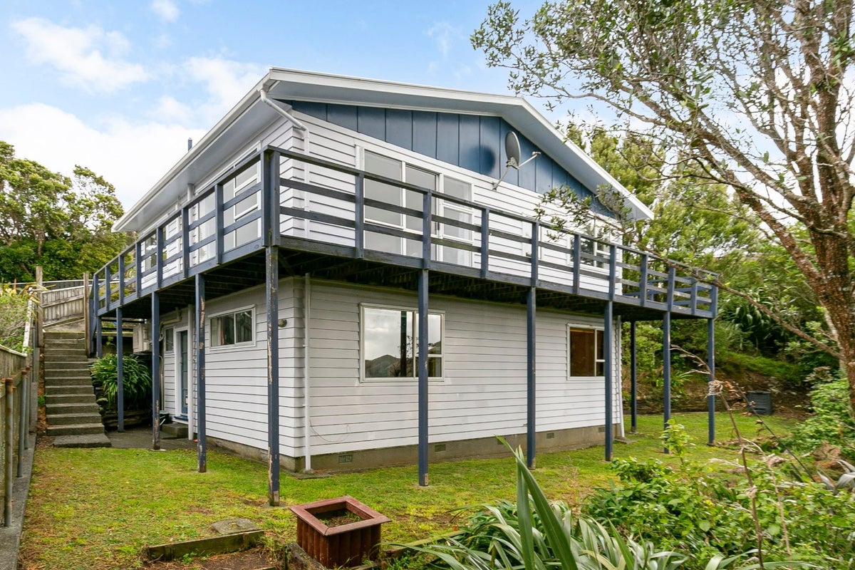 53 Lomita Road, Johnsonville, Wellington - Carousel 1
