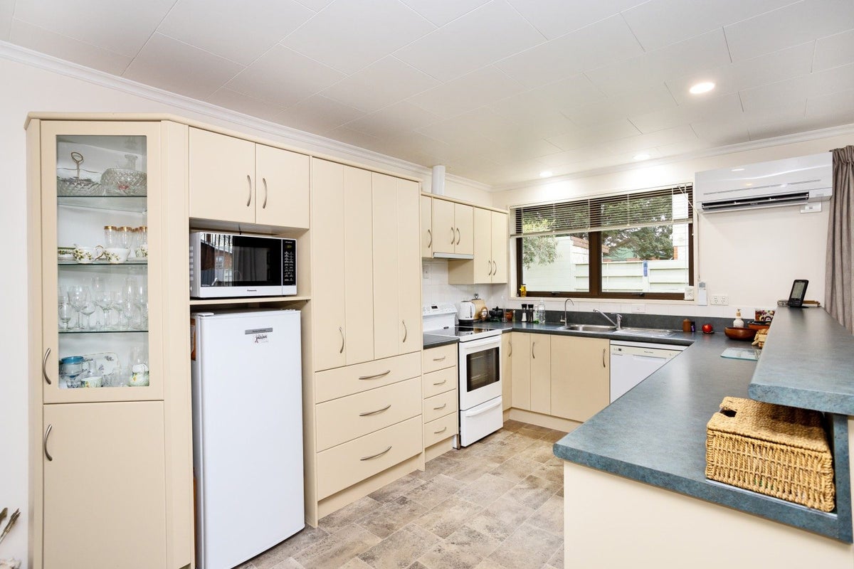 9 Vogel Court, Waikiwi, Invercargill - Carousel 2
