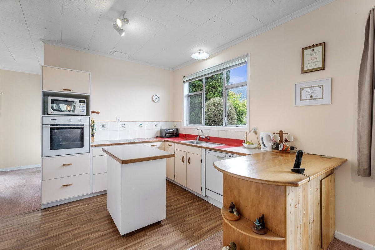 2 Emerson Street, Te Aroha, Te Aroha - Carousel 2