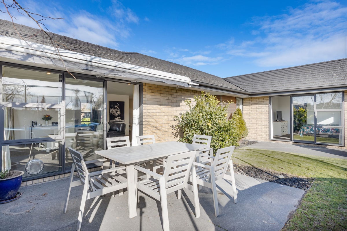 2 Bennington Way, Wigram, Christchurch - Carousel 2
