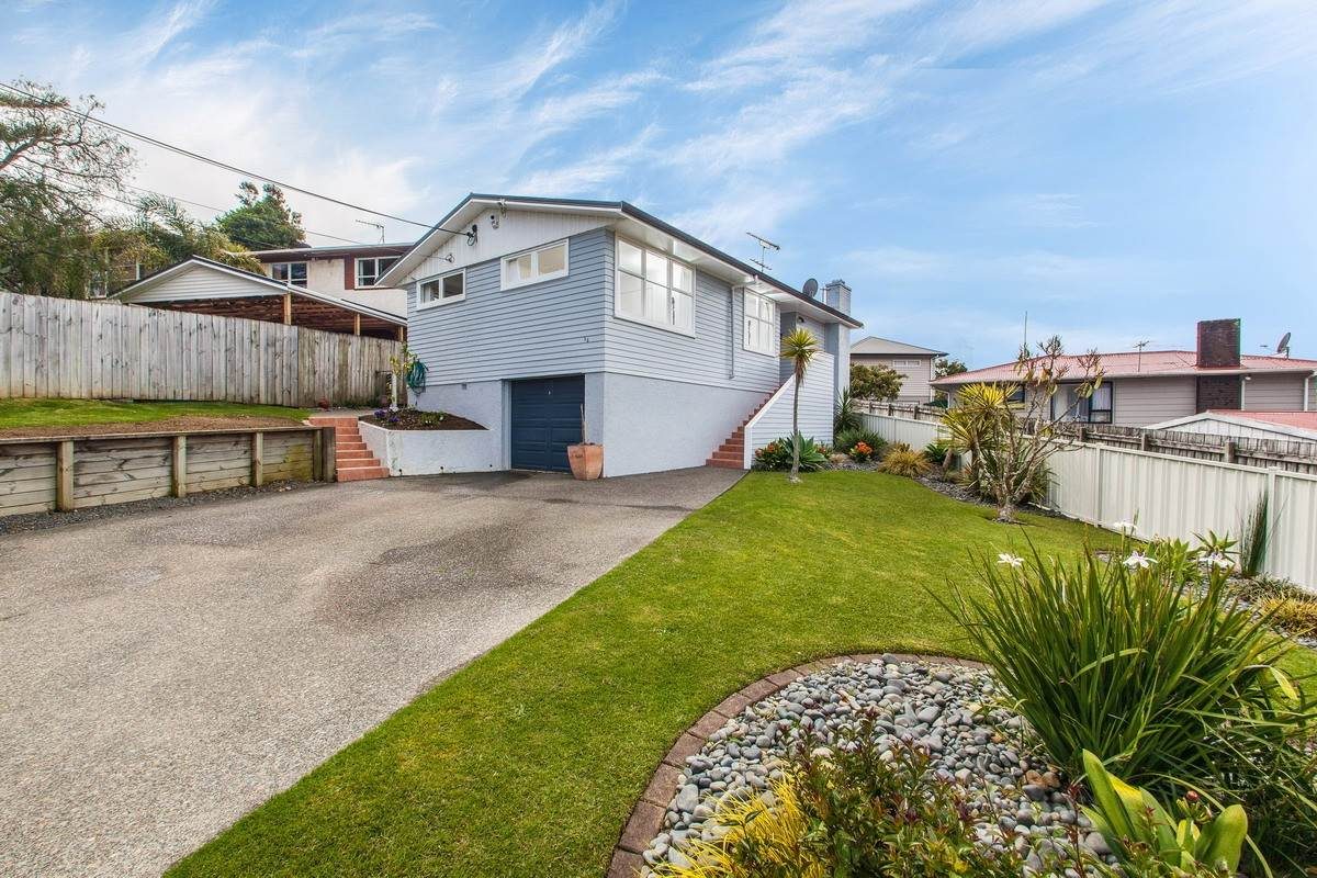 9A Lyttelton Avenue, Forrest Hill, Auckland - Carousel 1