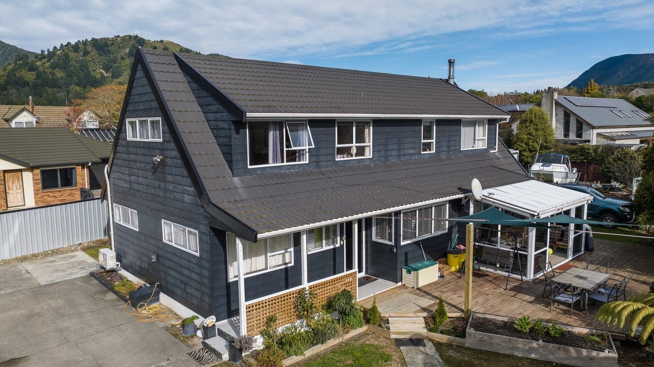 14A Huia Street, Waikawa, Picton - Carousel 1