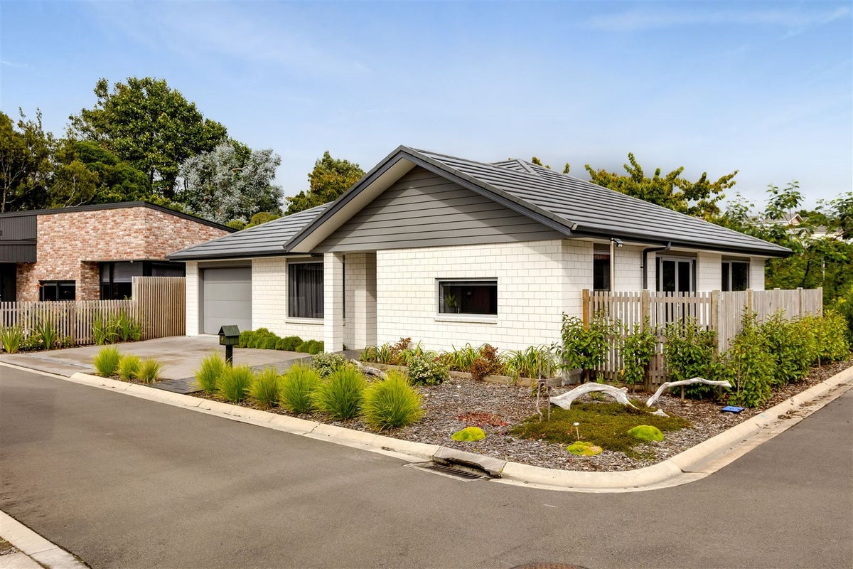 9 Mackillop Way, Brooklands, New Plymouth - Carousel 1