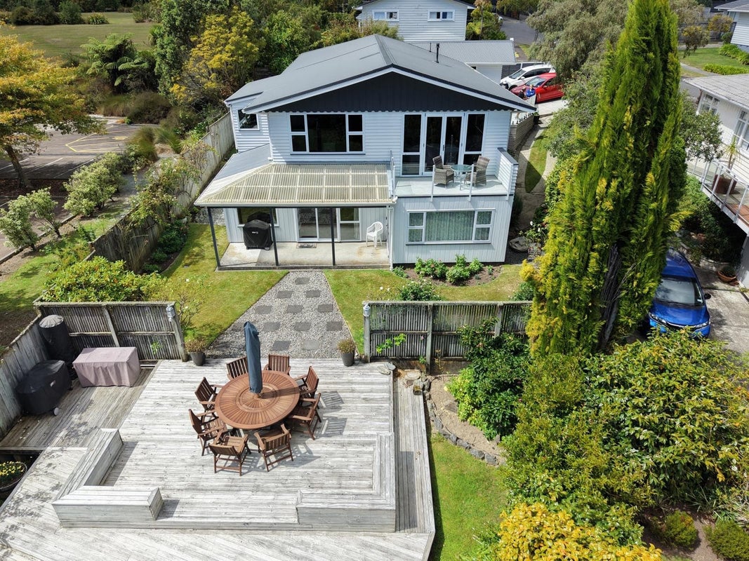 5 Saint Francis Grove, Waterloo, Lower Hutt - Carousel 27