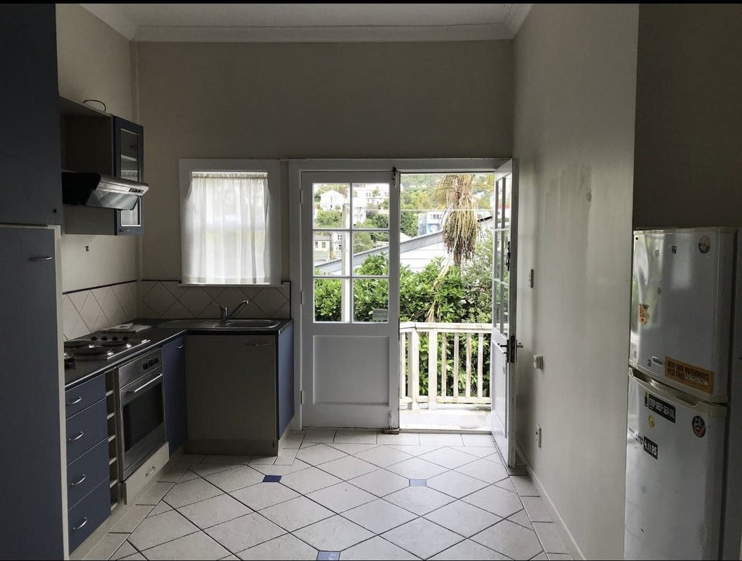 16A Thompson Street, Mount Cook, Wellington - Carousel 2