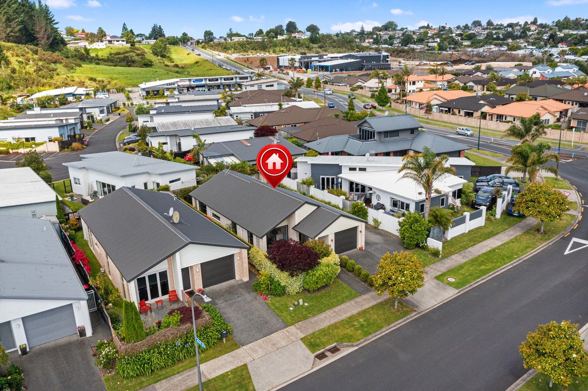 4 St Pauls Drive, Brookfield, Tauranga - Carousel 1