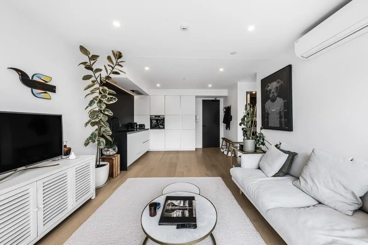 303/2 Miller Street, Point Chevalier, Auckland - Carousel 2