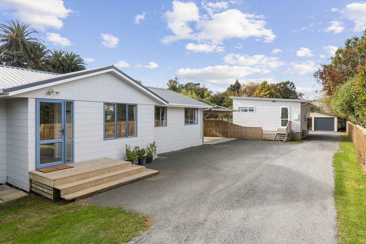 13 Ruru Road, Otaihanga, Paraparaumu - Carousel 1