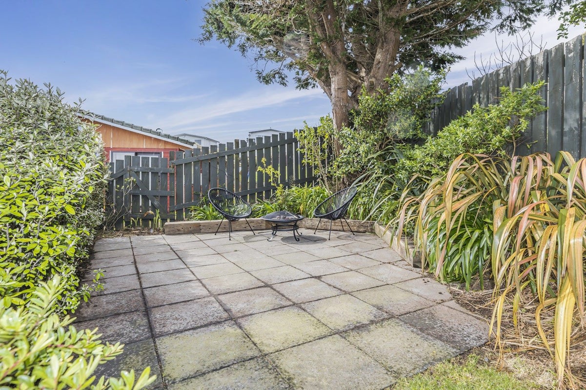 12A Trinidad Crescent, Grenada Village, Wellington - Carousel 2