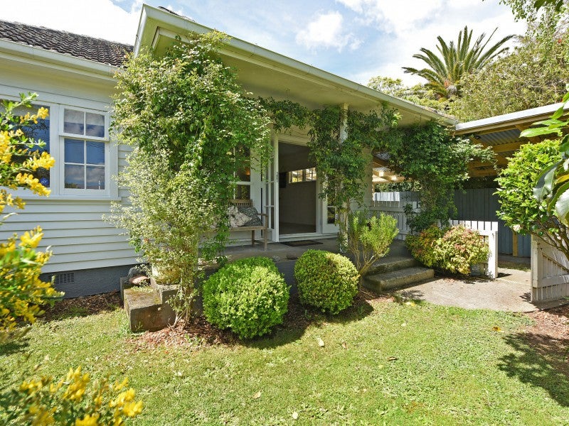 20 Golders Road, Elderslea, Upper Hutt - Carousel 2