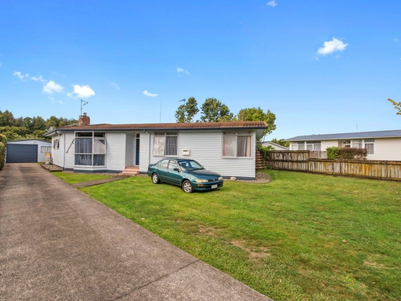 55 Mansel Avenue, Hillcrest, Hamilton - Carousel 1