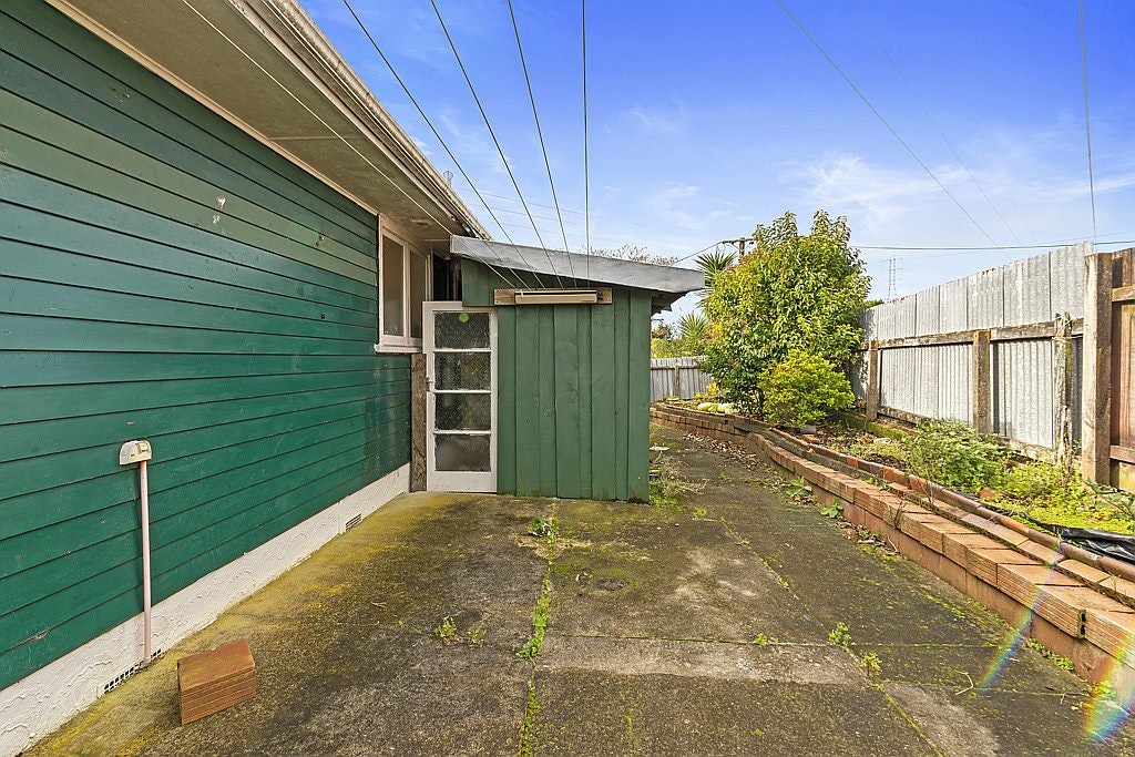 83 Cobham Crescent, Kelston, Auckland - Carousel 11