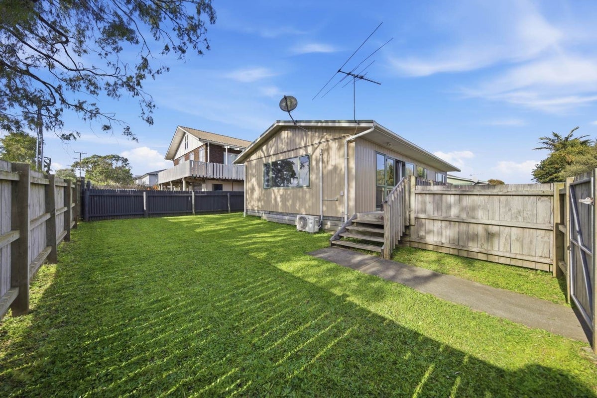 22 Saltaire Street, Avondale, Auckland - Carousel 2