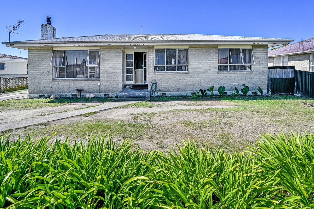 26 Scarborough Road, Flaxmere, Hastings - Carousel 1