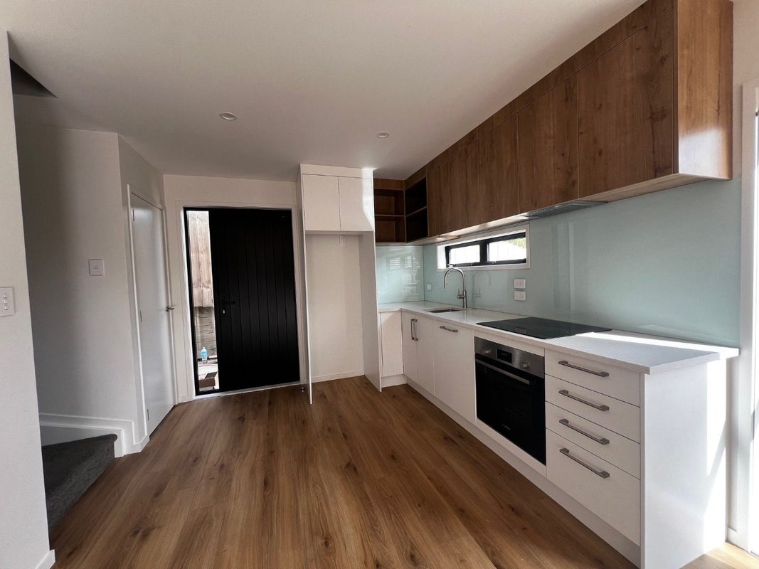 3/21 Divich Avenue, Te Atatu South, Auckland - Carousel 2