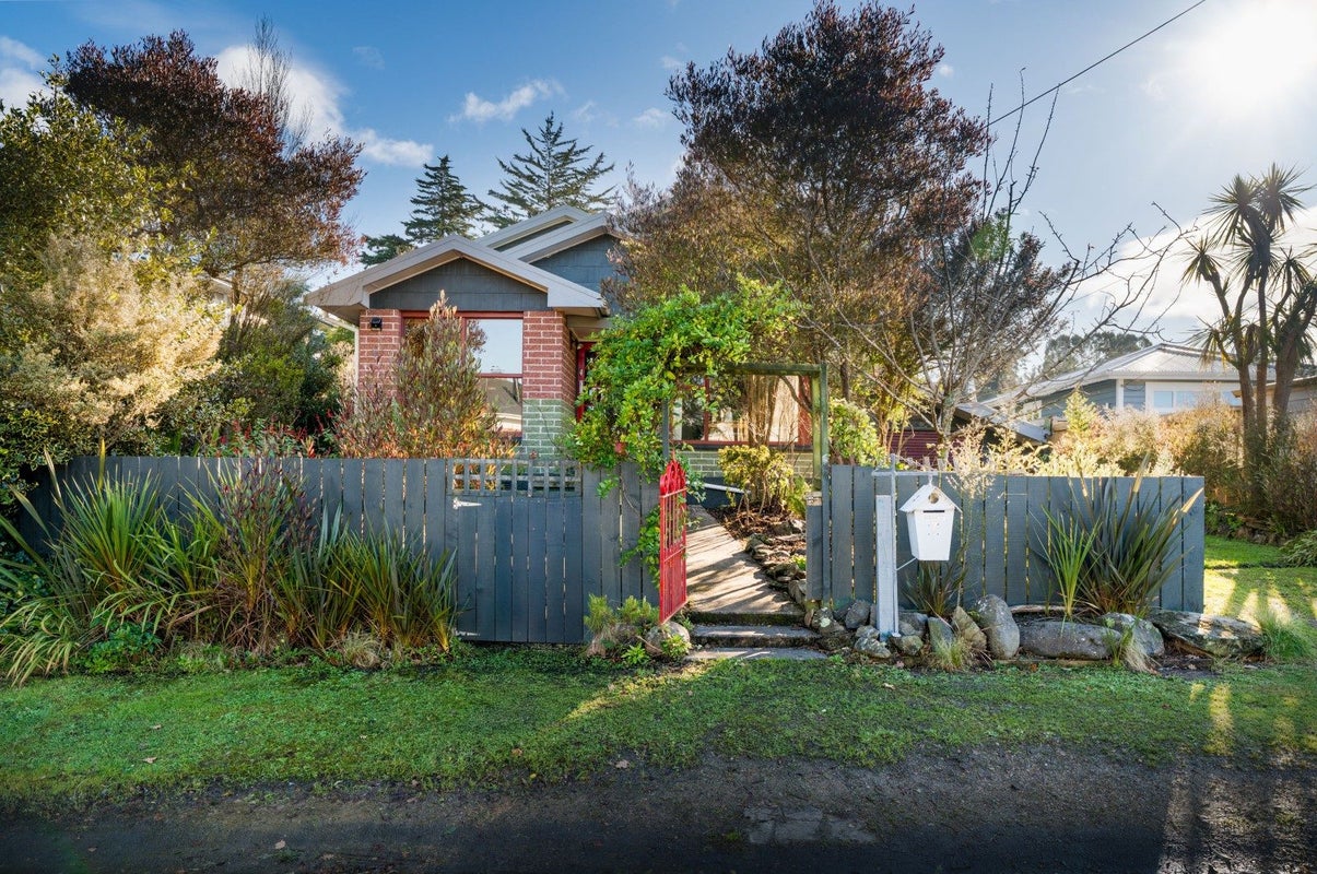 7 Wells Street, Brighton, Dunedin - Carousel 45
