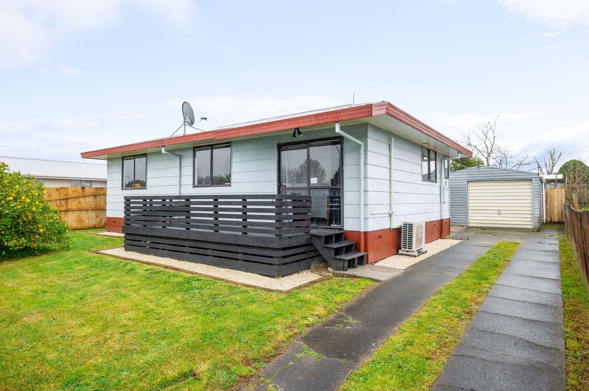 20A Crawshaw Drive, Nawton, Hamilton - Carousel 2