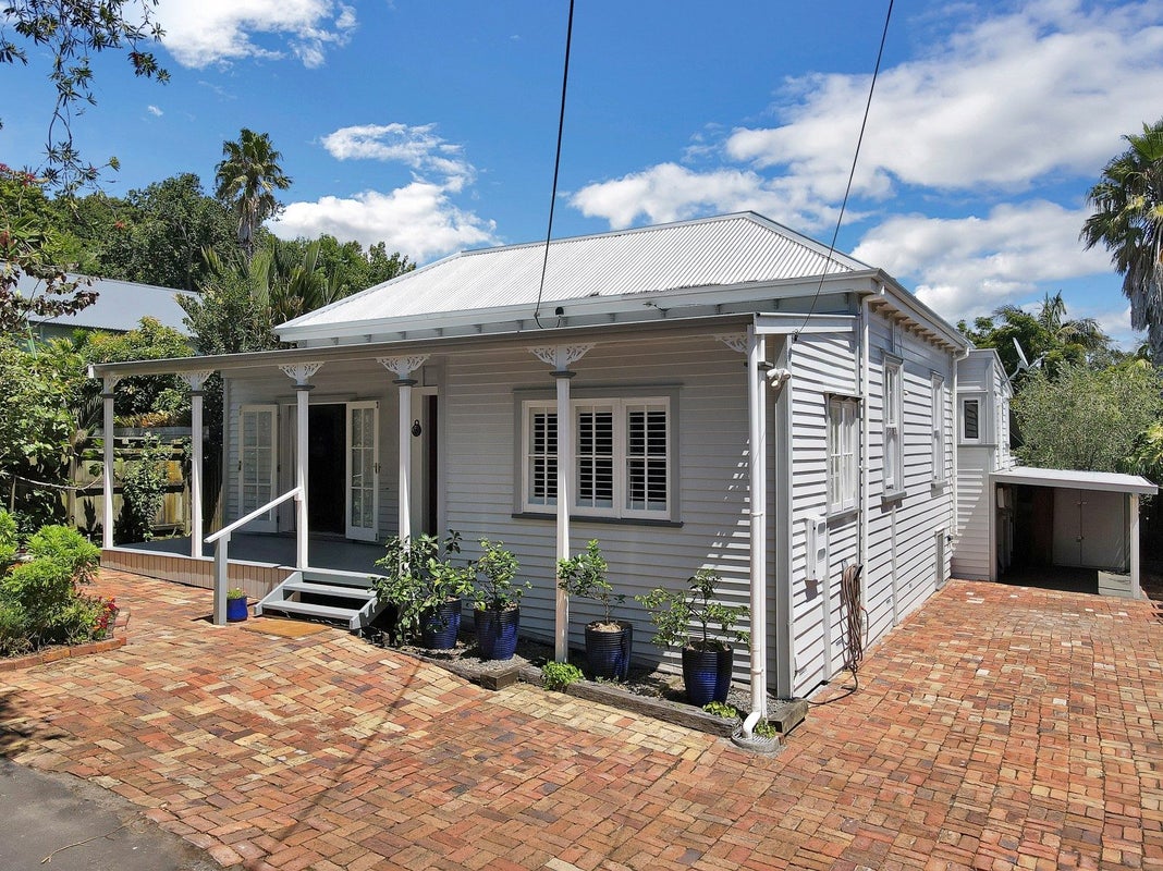 3 Lake Road, Devonport, Auckland - Carousel 1
