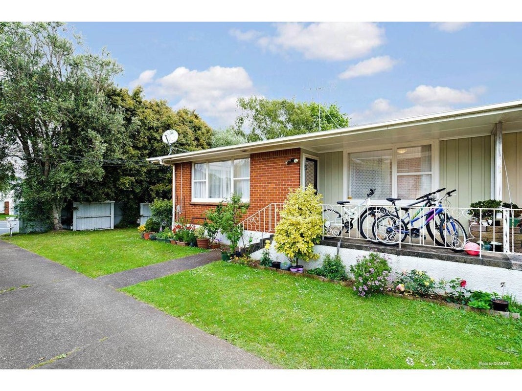 1/39 Pah Road, Epsom, Auckland - Carousel 1