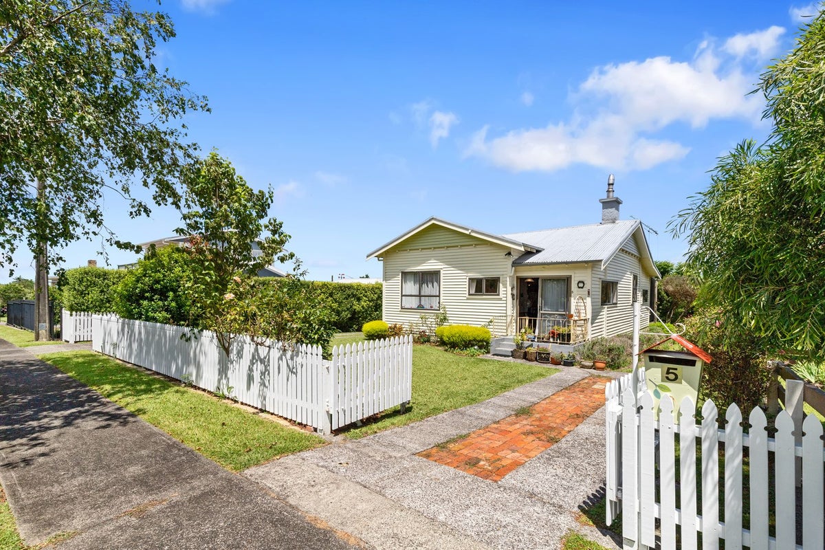 5 Emerson Street, Te Aroha, Te Aroha - Carousel 1