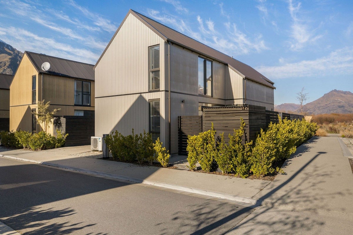 2 Boulder Lane, Jacks Point, Queenstown - Carousel 1