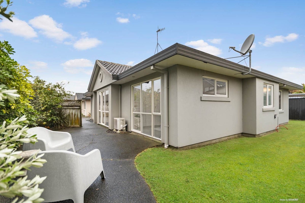 39 Sandhurst Drive, Papamoa Beach, Papamoa - Carousel 1