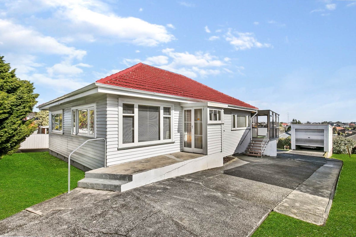 237 Hillsborough Road, Hillsborough, Auckland - Carousel 2