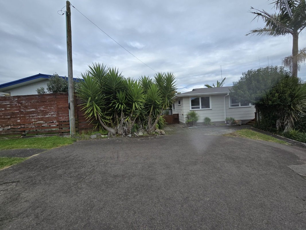 11 Hall Road, Matua, Tauranga - Carousel 2