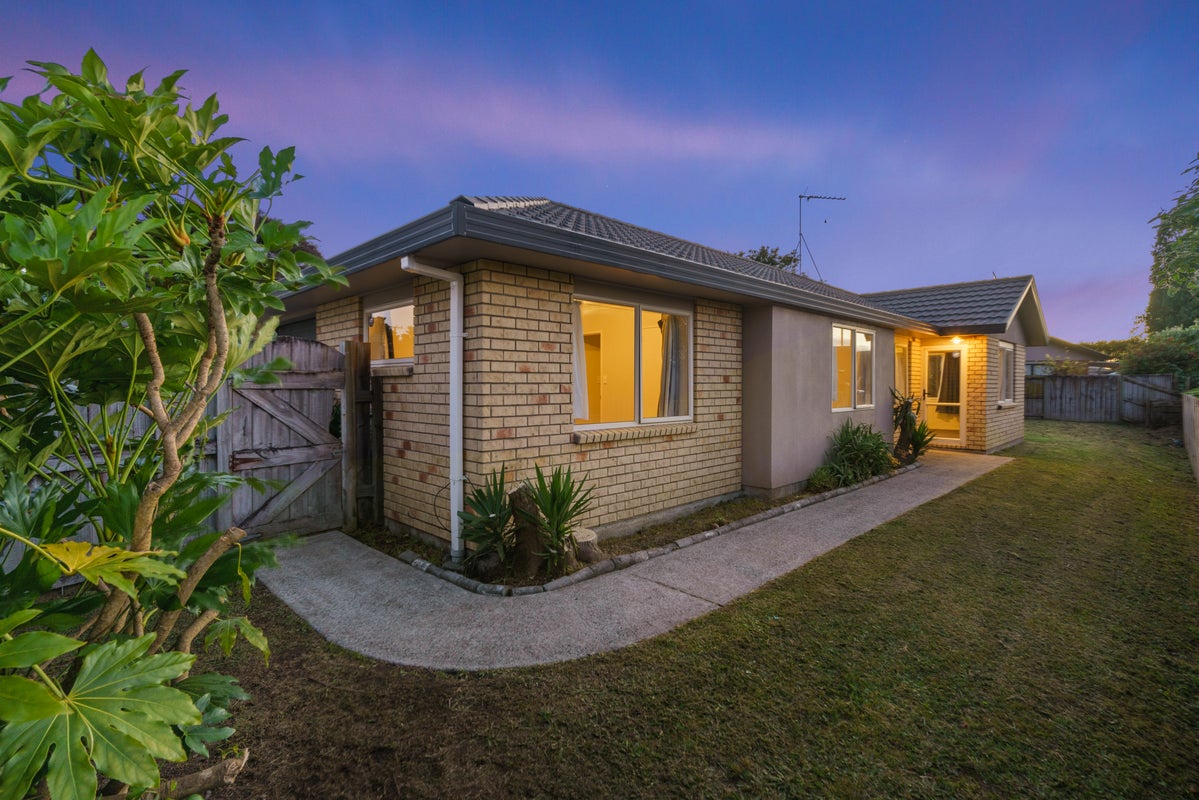 18 Oakleigh Avenue, Takanini, Auckland - Carousel 2