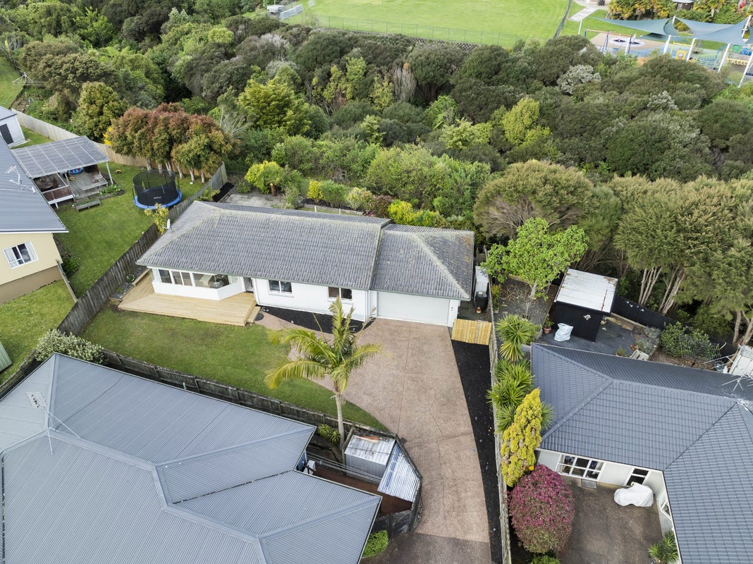 2/63 Gosford Drive, Botany Downs, Auckland - Carousel 2