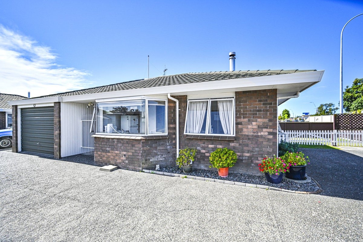1110A Karamu Road North, Mayfair, Hastings - Carousel 2