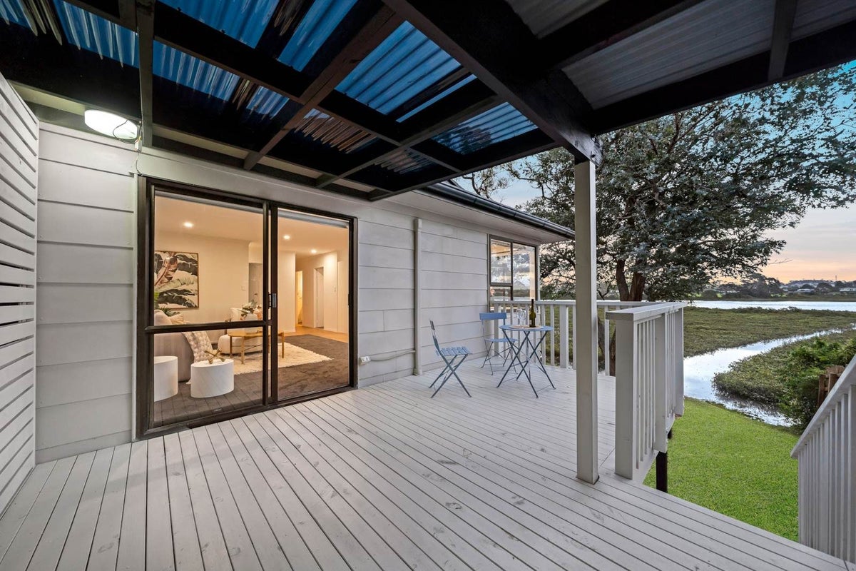 8 Sceptre Place, Avondale, Auckland - Carousel 1