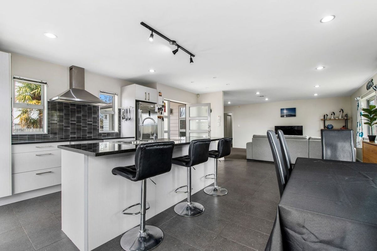 32E Robinson Avenue, Holdens Bay, Rotorua - Carousel 2