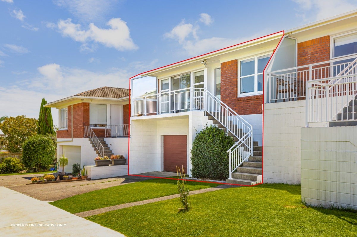 2/18 Westwell Road, Belmont, Auckland - Carousel 1