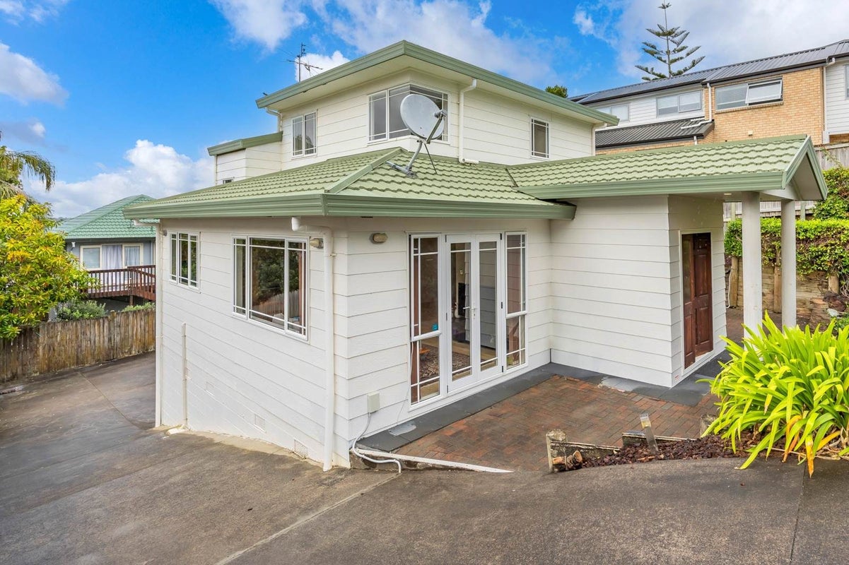 2/32 Spencer Road, Pinehill, Auckland - Carousel 1